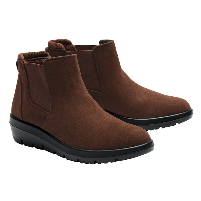 Lynette Bootie, , large